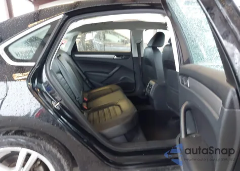 2015 Volkswagen Passat 1.8T Se из США, поврежденный, VIN 1VWBT7A37FC061948